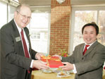 The College of Staten Island hosted 60 University Presidents from Vietnam. 