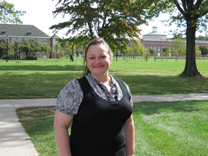 Dr. Alejandra Alonso, Associate Professor at the Department of Biology at CSI